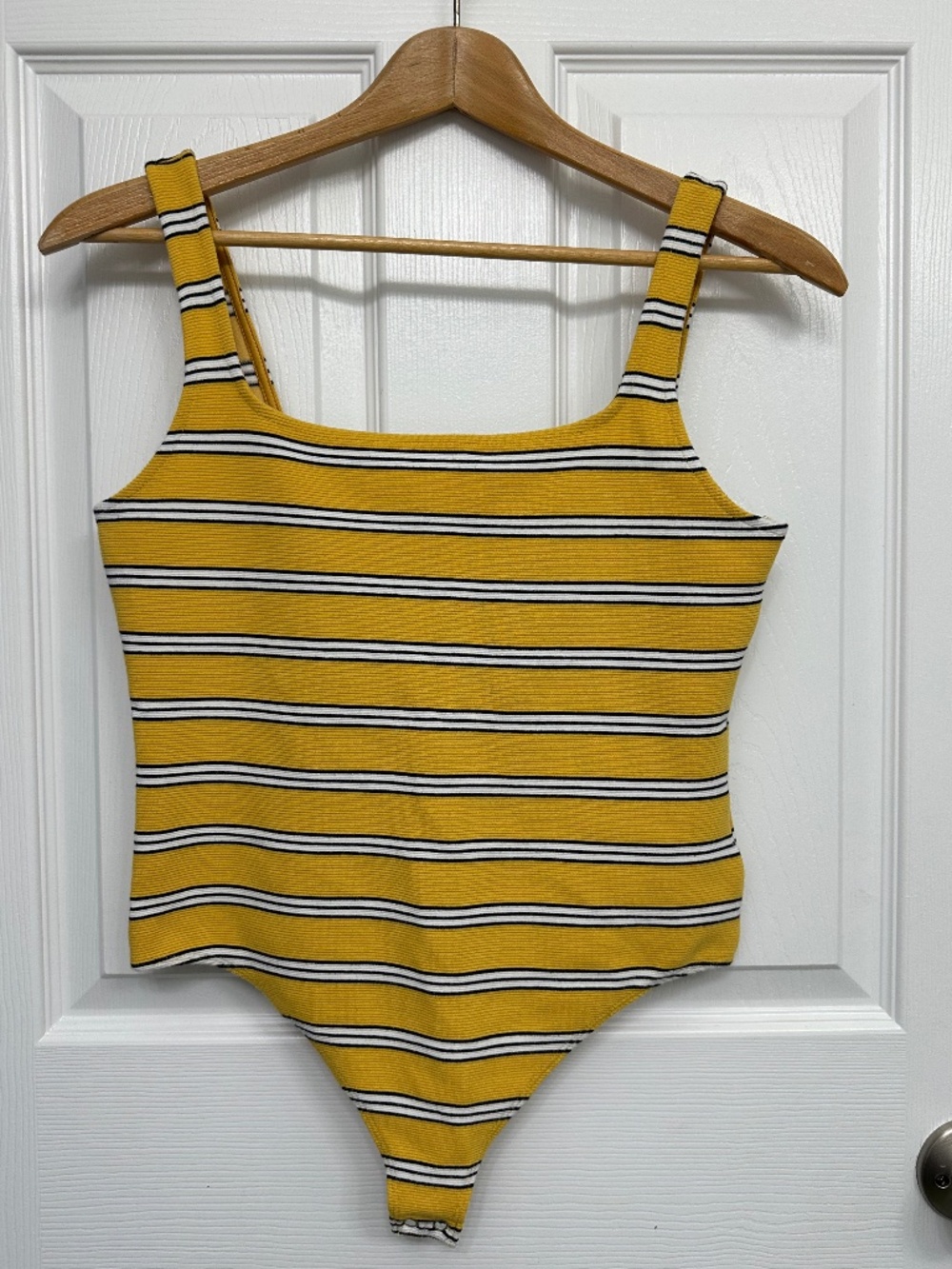 Express Bodysuit 💛🖤🤍 Size Small Petite